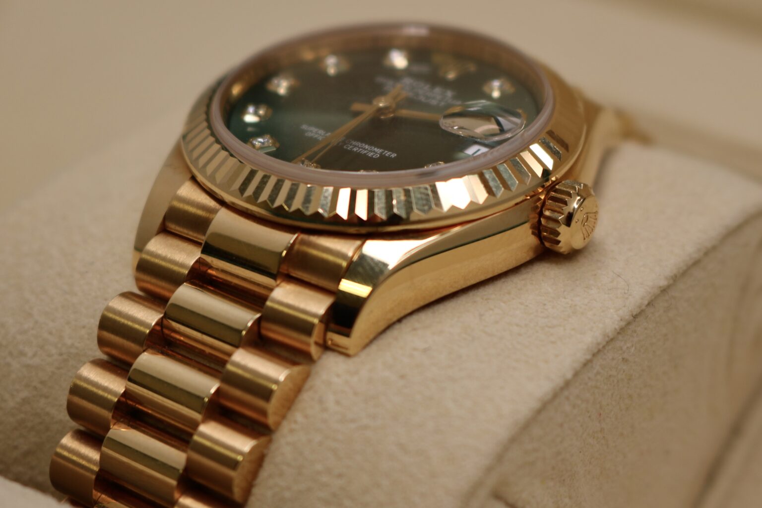 Rolex 18k 31mm Ladies Presidential side view