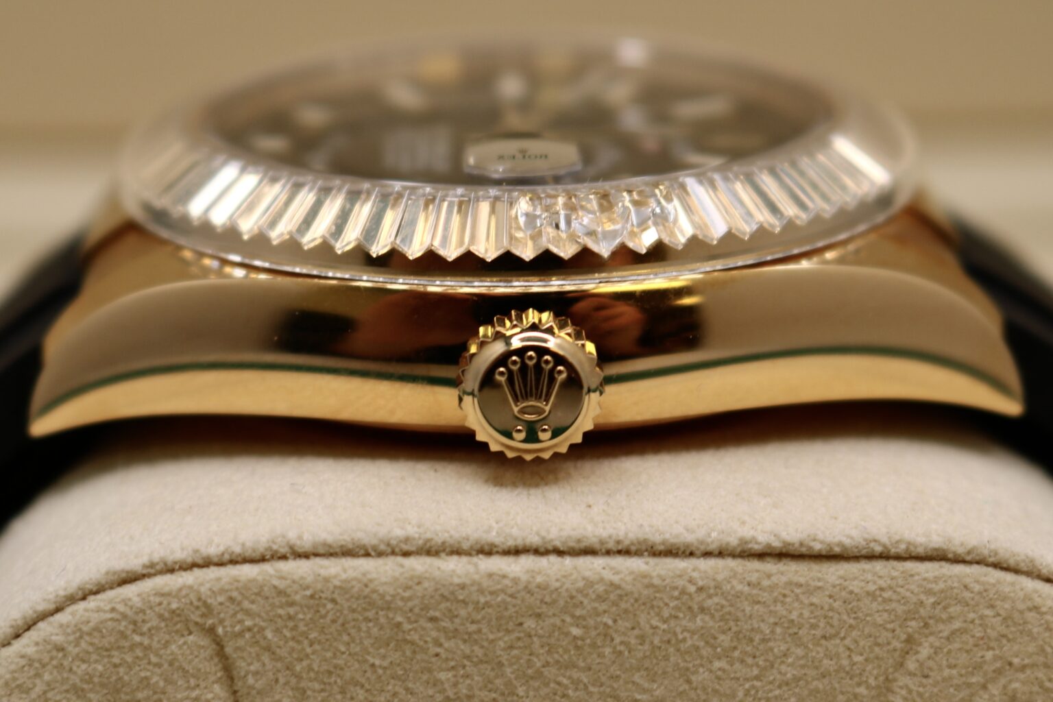 Rolex 18k Sky-Dweller side view